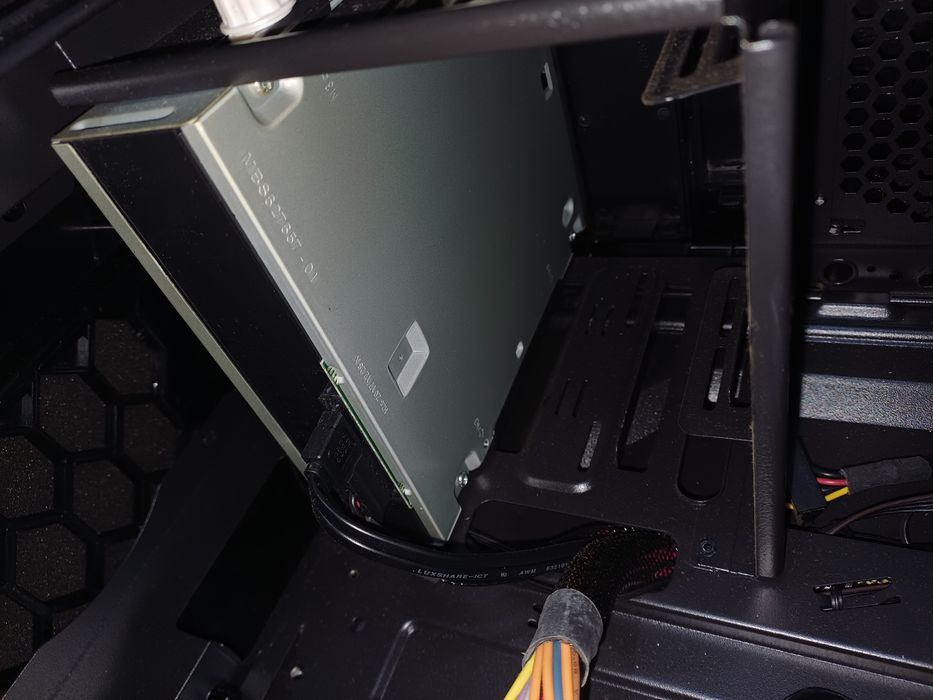 VAND PC , Componente sau intreg