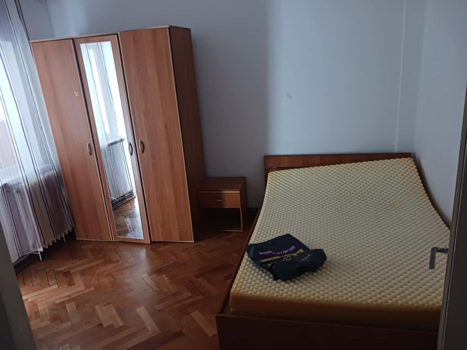 Apartment 2 camere decomandat, etaj 1 , de inchiriat