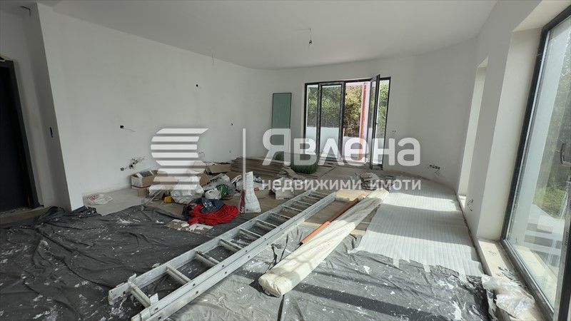 Тристаен апартамент