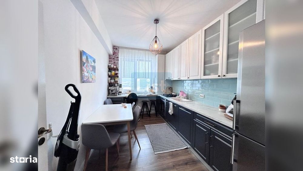 Apartament 3 camere, decomandat,etaj 1 + garaj + curte,zona Campului┃