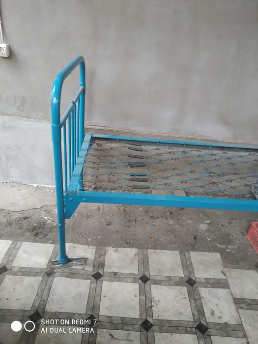 Стол раздвижной, овальной формы