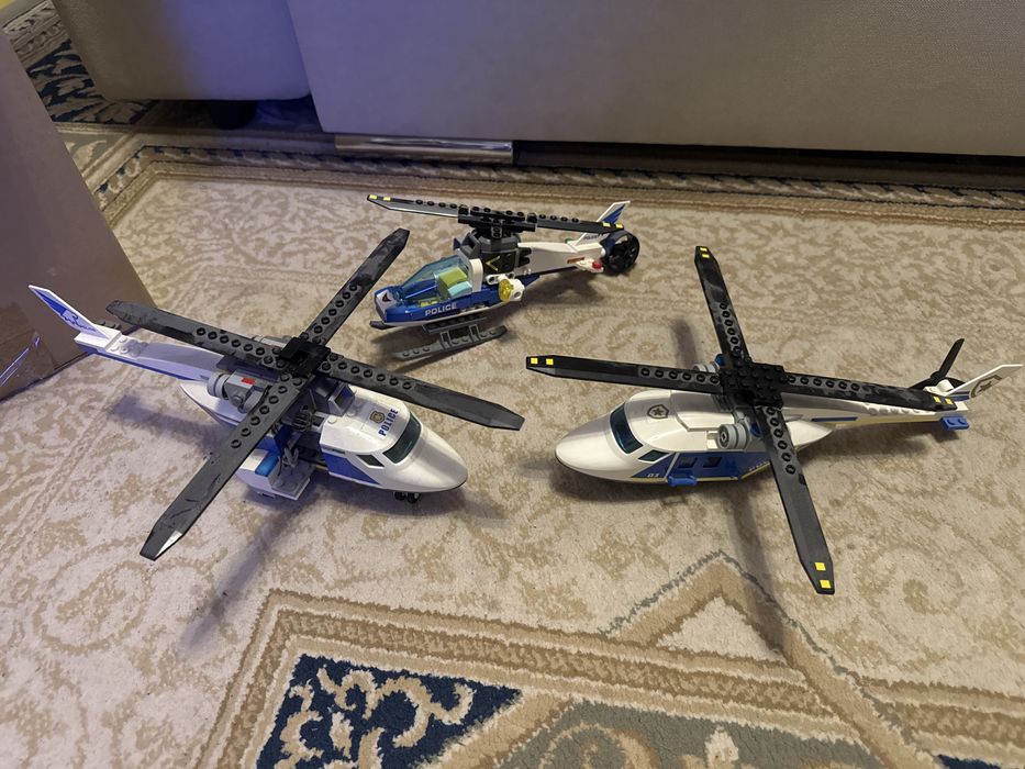 Figurine lego , masini, elicoptere, etc