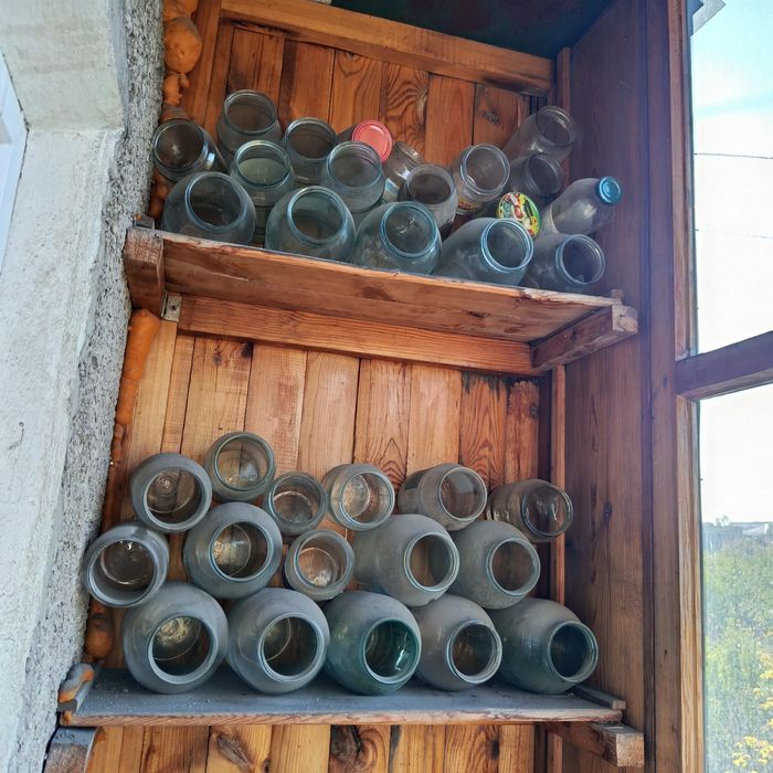 Отдам банка, они целые, срочно