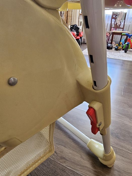 Продам стульчик для кормления