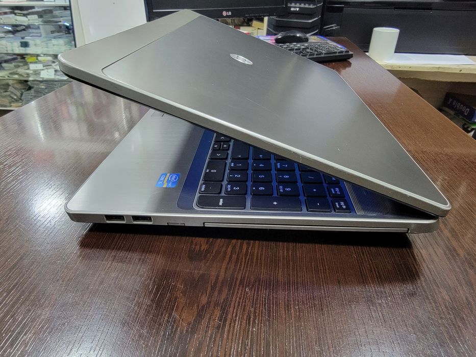 Notebook HP sotiladi, holati zor, batareykasi yangi, aybi yoq, garant