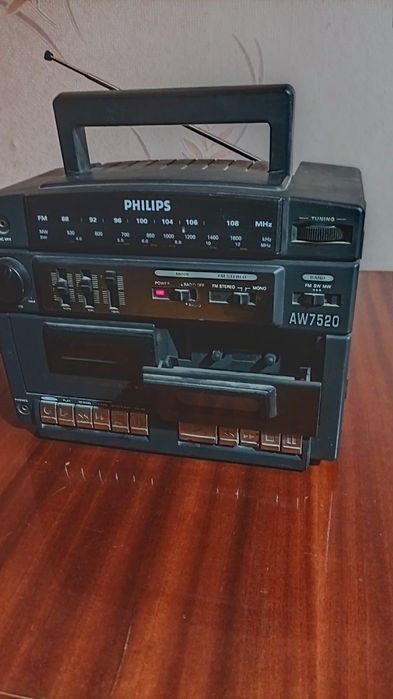 Phillips - AW7529 мини музыкальный центр