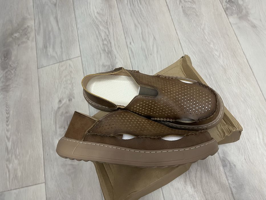 Продам сандали кожаные.