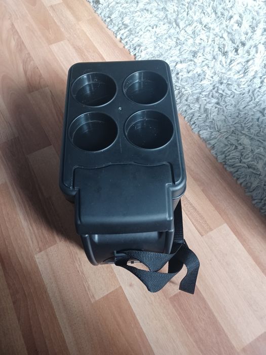 Mini frigider de mașină