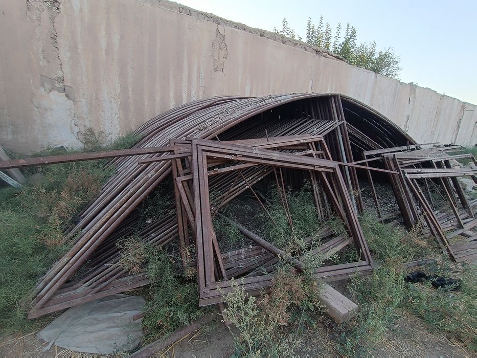 Issiqxona materiallari sotiladi