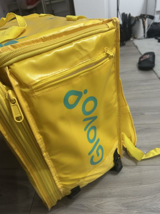 Geanta Glovo ca noua