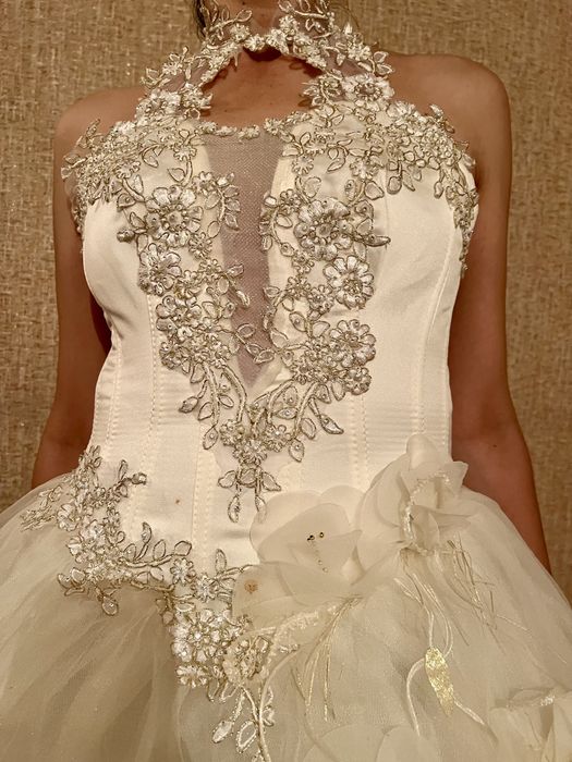 Продам шикарное свадебное платье.