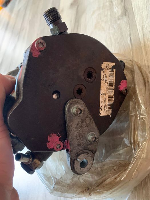 Vand pompa de inalta suzuki liana 1.4ddis