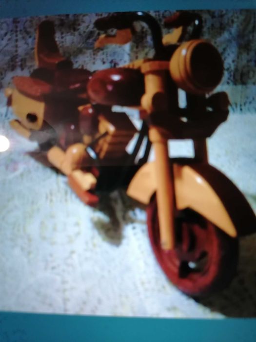 Макет на мотор от дърво