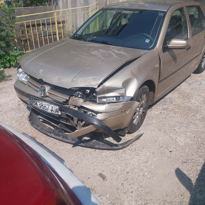 Golf 4, 1.6 на части