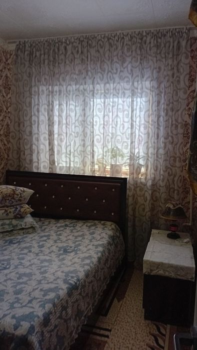 Kvartira sotiladi 6.4 da 2 qavatida