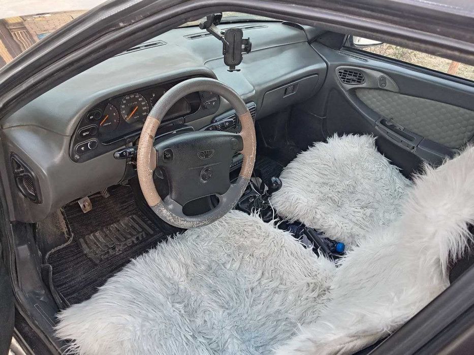 Машина сотилади холати яхши, метан бор, полик чехол,