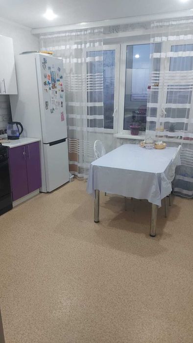 3  комнатная  квартира в районе  Береке.