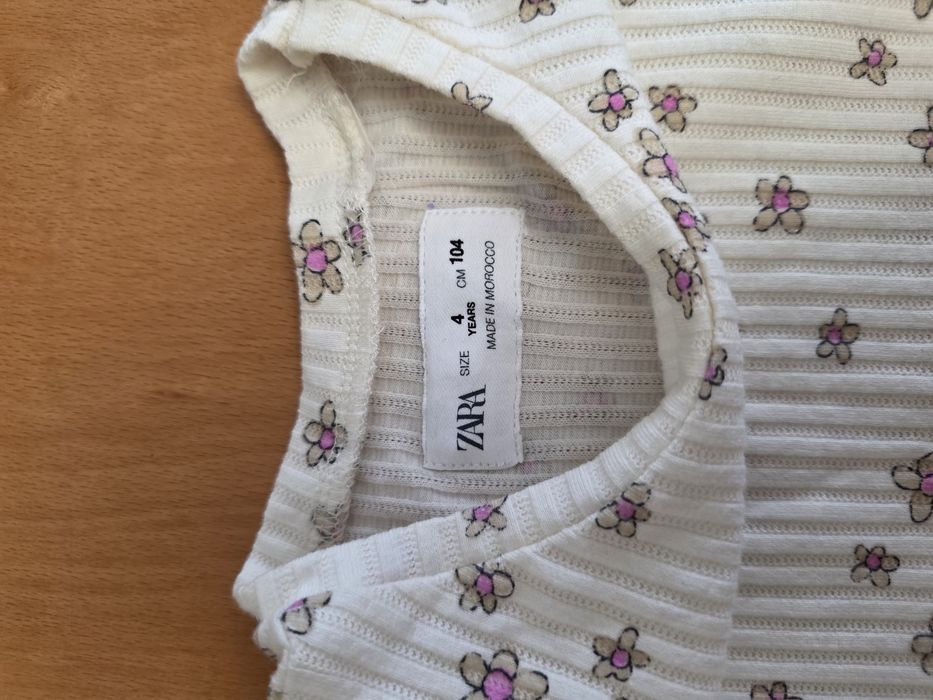Продам платье для девочки zara.