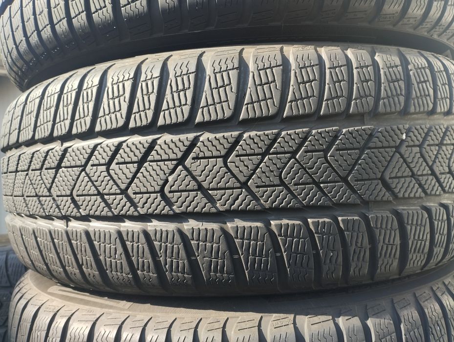 4 buc 245 50 19. 105v Pirelli Runflat iarnă