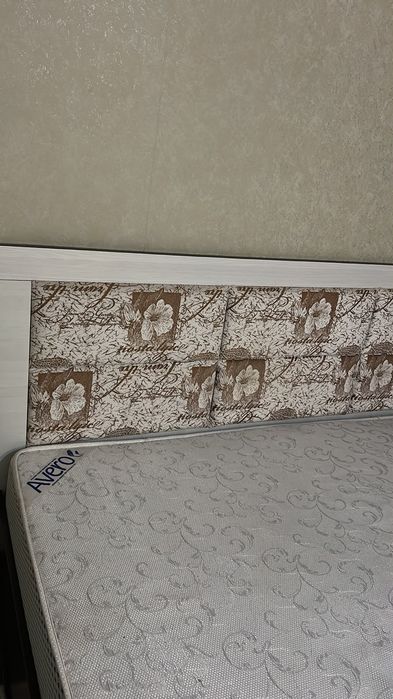 Хорошая кровать почти новая