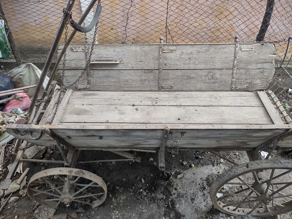 Vând Căruță Rustică
