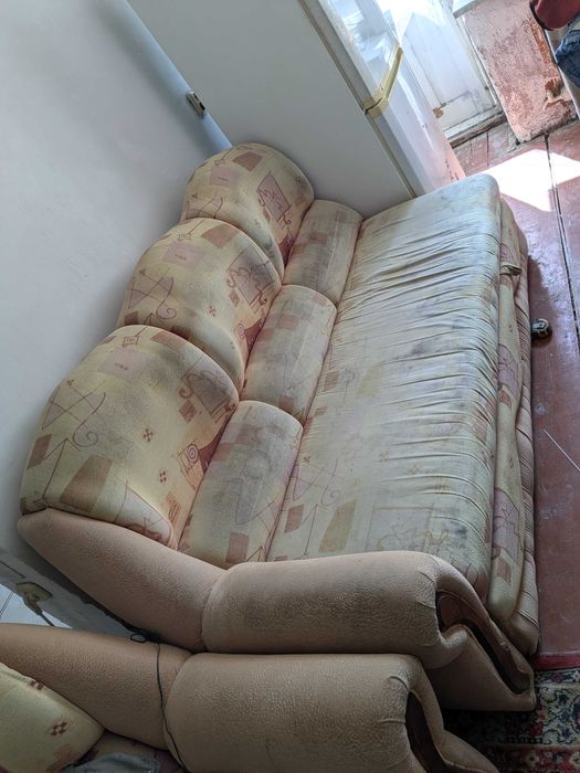 Диван угловой продам