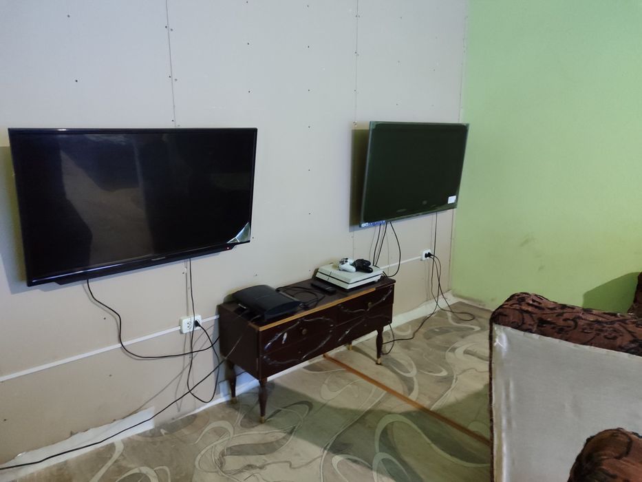 PS3 va PS4 Televizorlari va divanlari komplekt bilan sotilaladi.