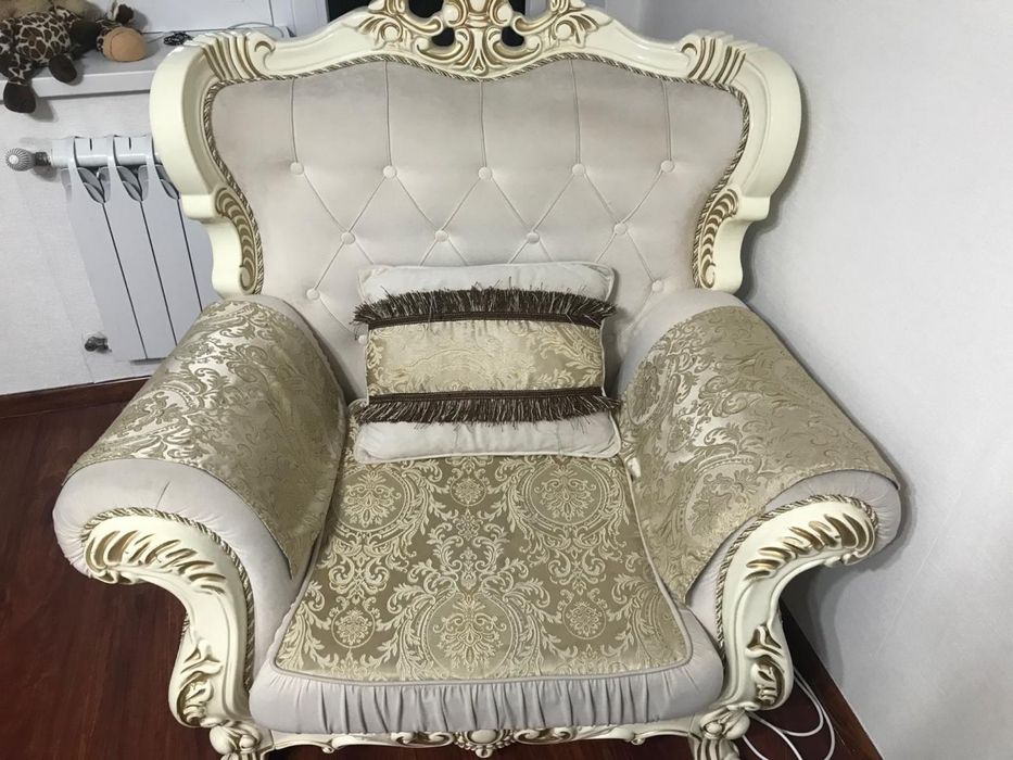 продам диван + 2 кресла