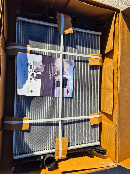 Воден радиатор  MERCEDES CLS320