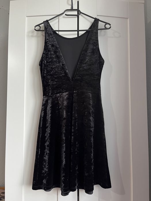 Черна рокля от кадифе