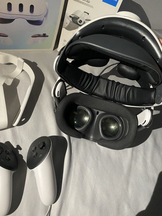 Vând Meta Quest 3 512GB 4K + BOBOVR M3 Pro – ca nou – 3000 RON