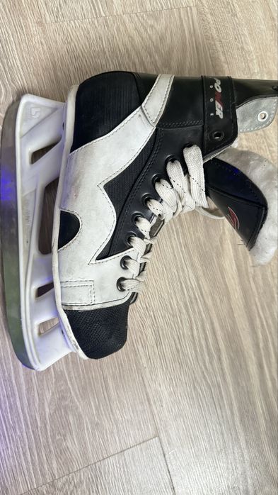 Продам коньки в хорошем состоянии