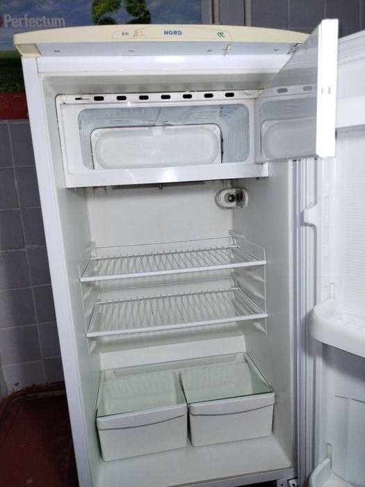 NORD. Muzlatkichi 2008 yilda ishlab chiqarilgan xolati yaxshi