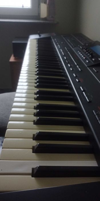 Синтезатор Roland G-800 в оригинално състояние