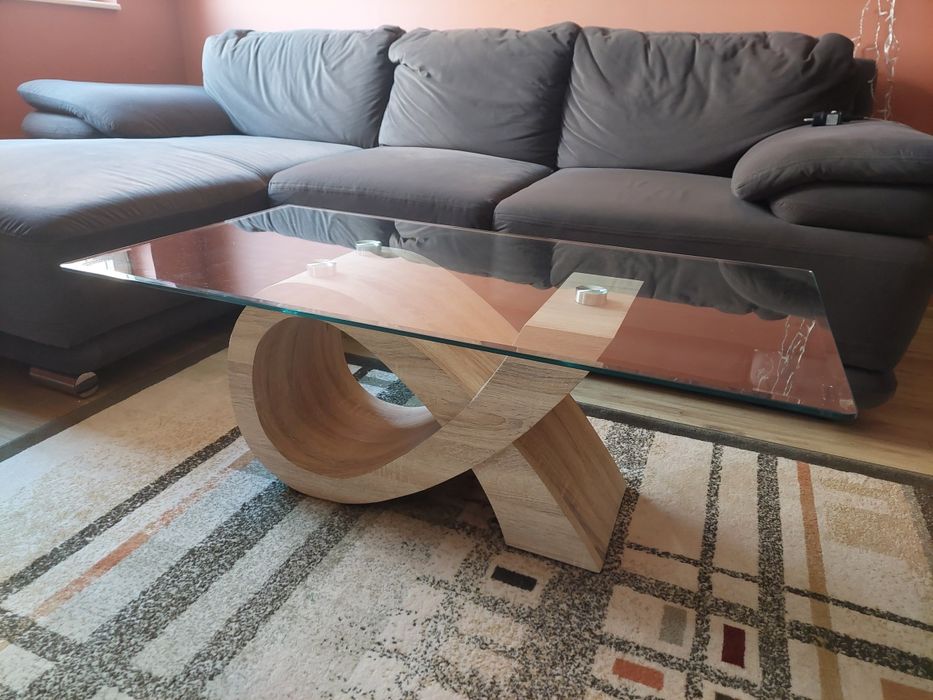 Стъклена холна маса