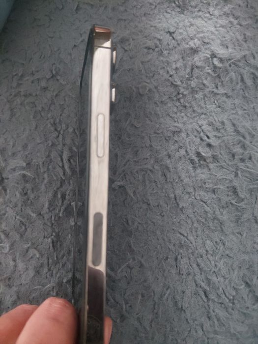 Продам телефон айфон 13 про