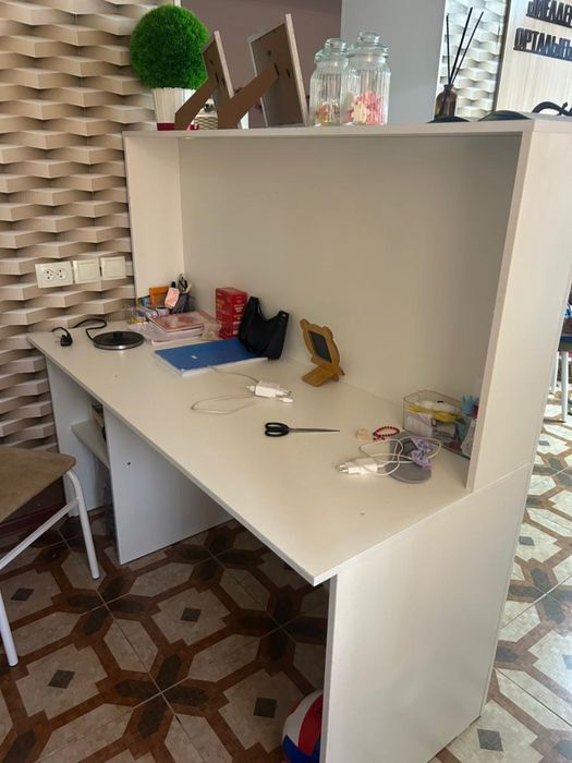 Офисный рабочий стол для ресепшена