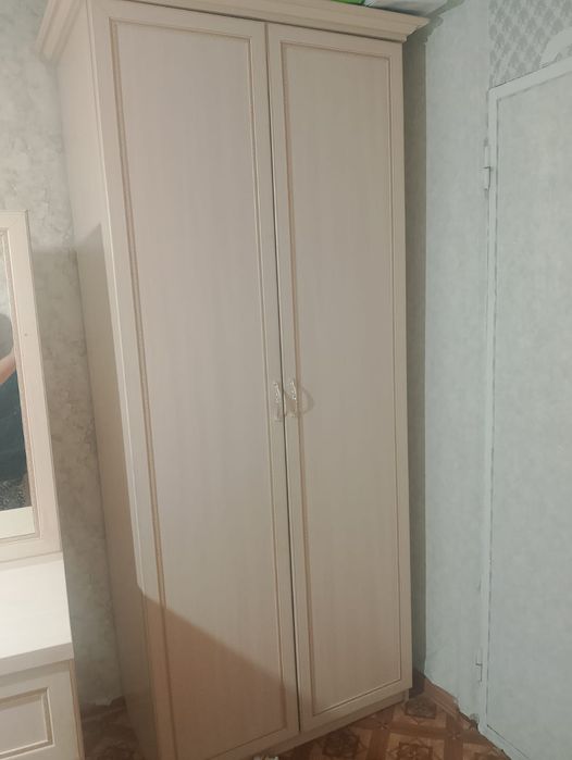 Продам спальный гарнитур