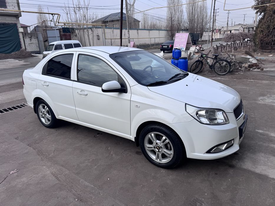 Продаётсия нехиа 3 автомат каробка