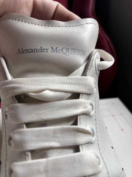 alexander mcqueen alb cu rosu