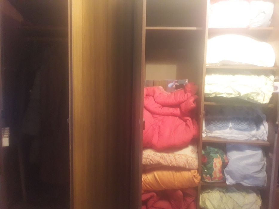 Продам 2шифонера и тумбочку