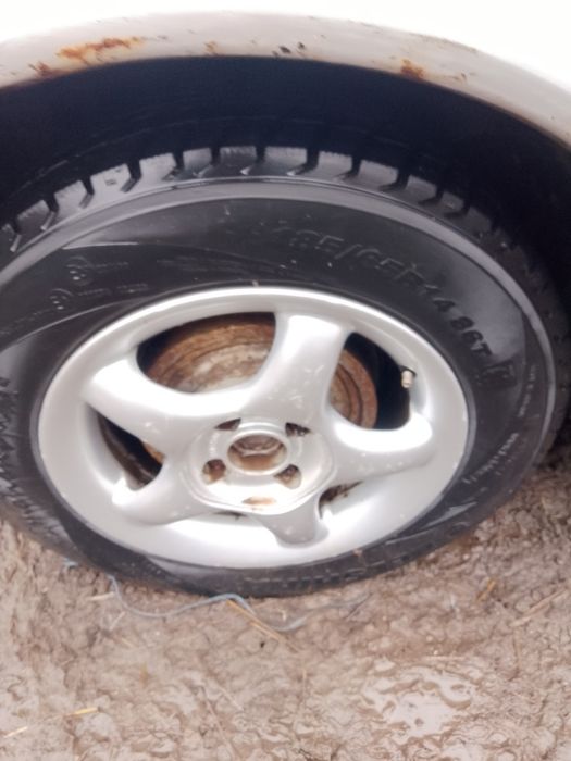 Vand urgent roti cauciucuri cu tot cu jante