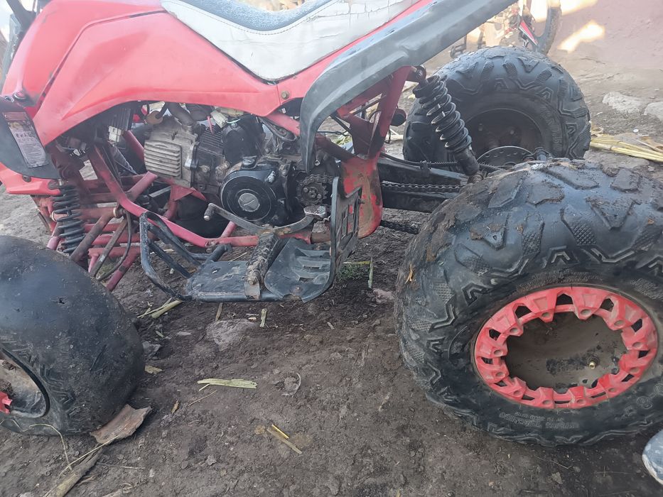 Vând ATV 125cc pornibil