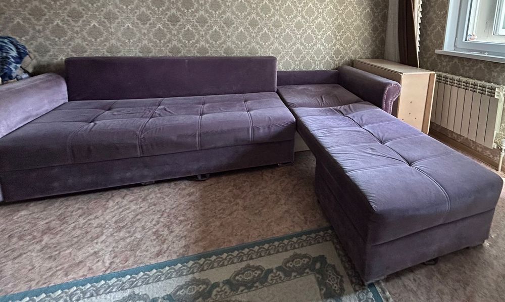 Продам диван, цвет фиолетовый