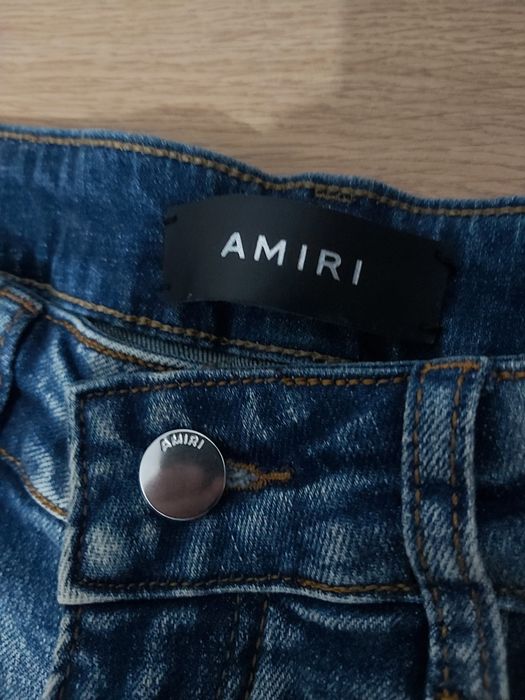 Blugi amiri nepurtati