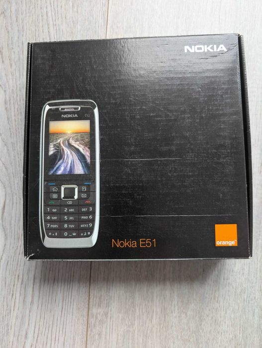 Nokia E51-in cutie, toate accesoriile originale
