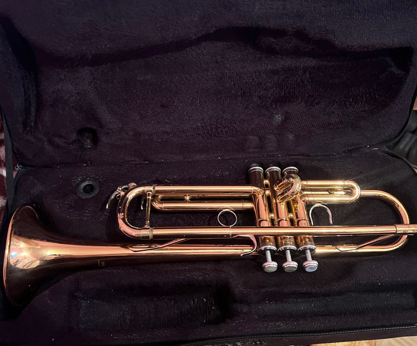 Продава ‼️ тромпет YAMAHA 4335G Bb хамелеон дава се със куфар Bach Stradivarius и мундщук Amati