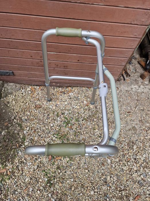 Помощна, раздвижна проходилка