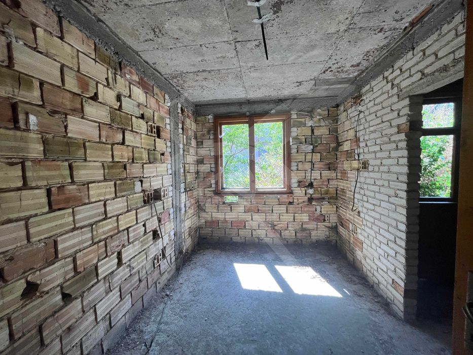 Продава се Къща в Чепеларе - 470 кв.м за 160 €/кв.м - Снимка #1