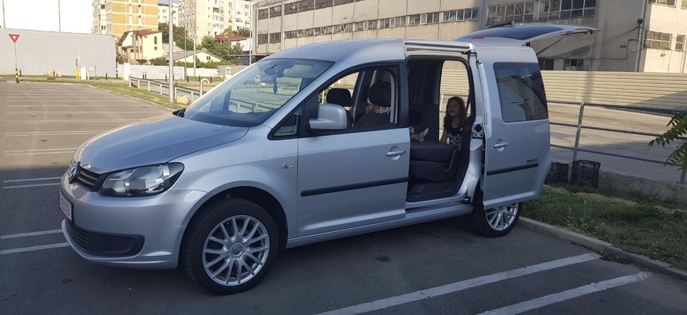 Vând vw caddy 2.0 tdi 5 locuri 7 locuri